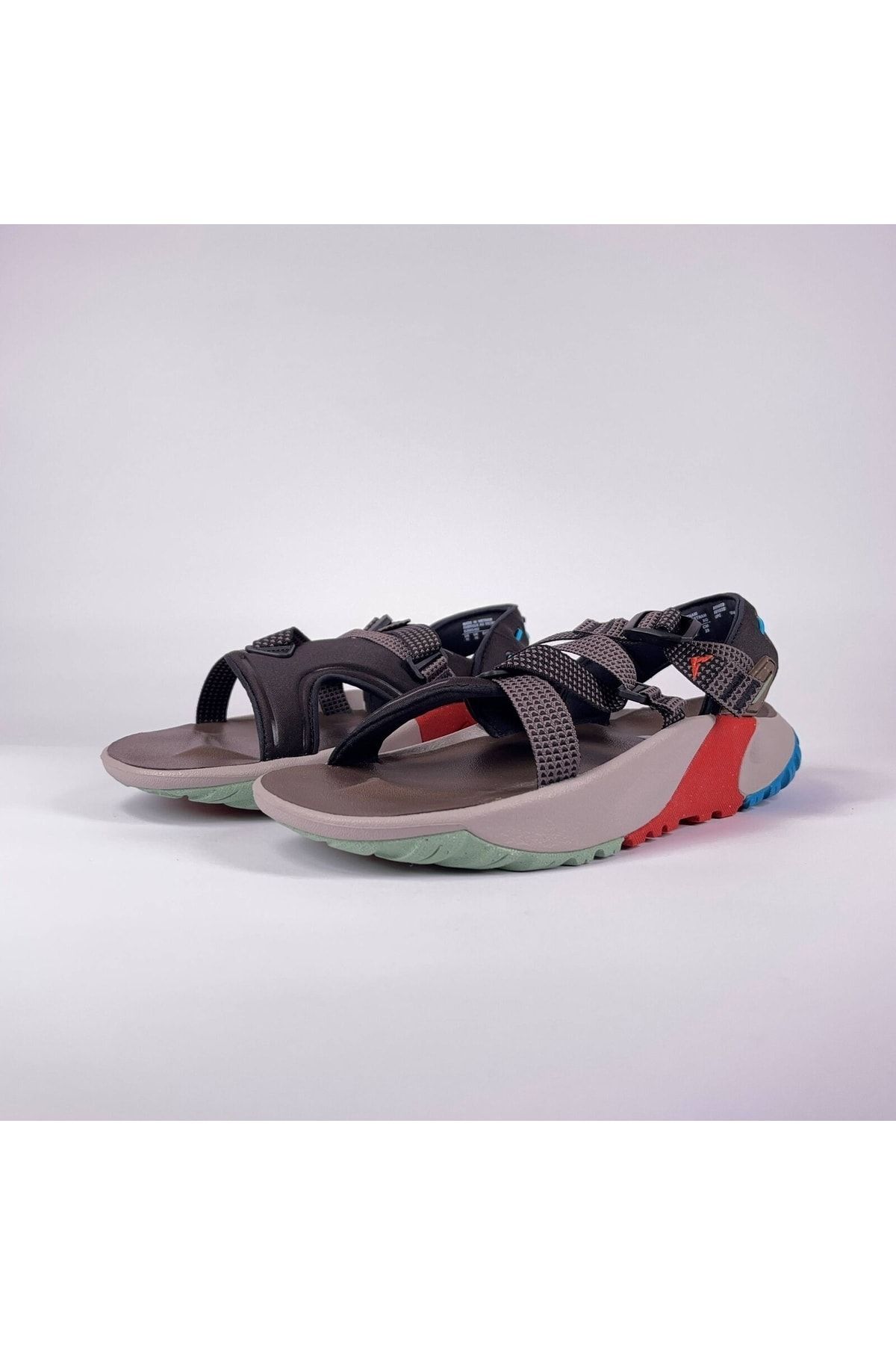 Nike 2 strap hotsell sandals with backstrap