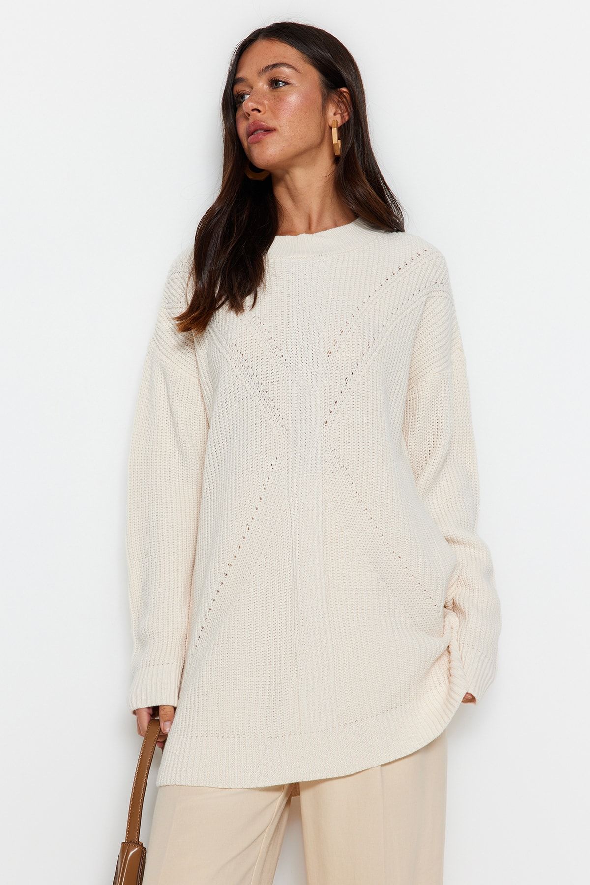 Trendyol Modest-Steiniger Strickpullover mit Rundhalsausschnitt TCTAW24AK00023 1