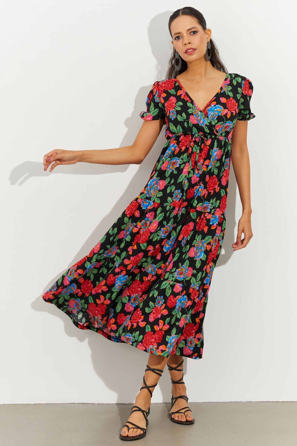 Cool & Sexy Mehrreihiges, zweireihiges Midi-Wickelkleid mit Blumenmuster  für Damen PP7295 - Trendyol