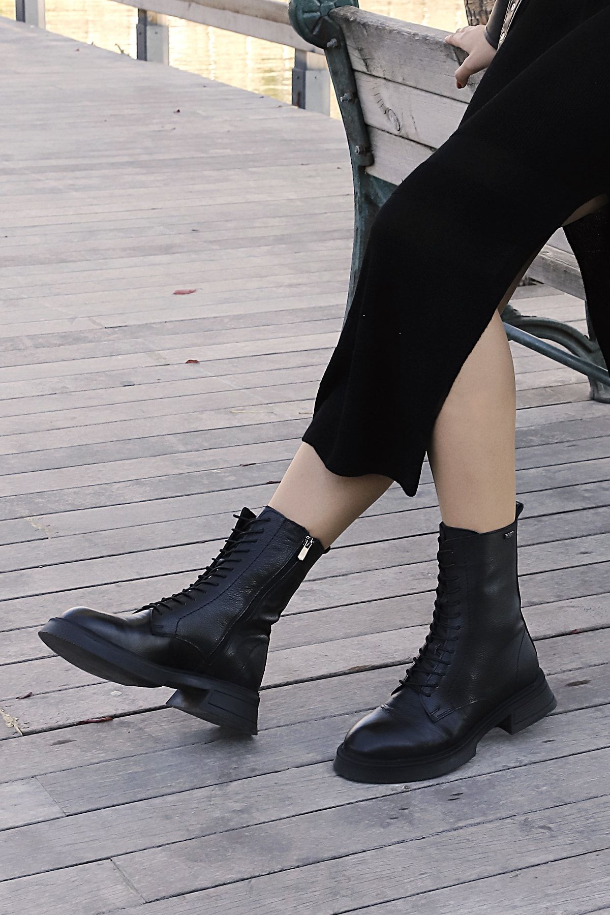 GÖNDERİ(R) Stiefelette Schwarz Flacher Absatz