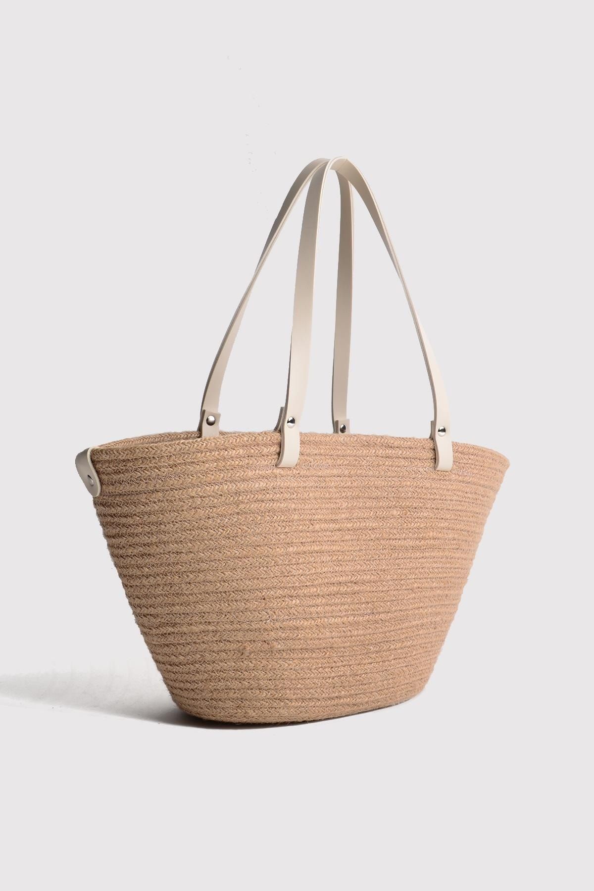Cream hotsell straw bag