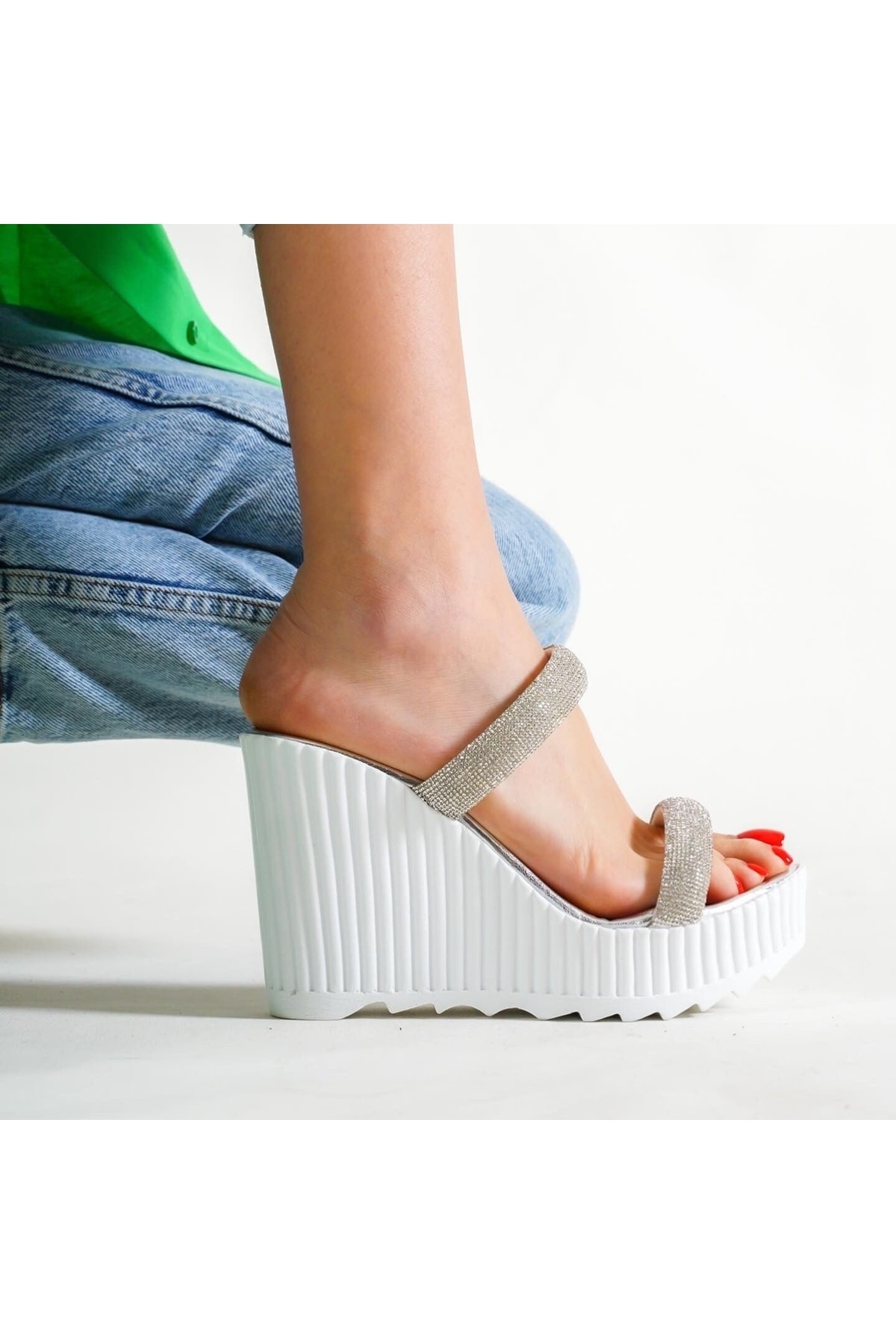 Ivana Beyaz Boncuk Işlemeli Dolgu Topuk Terlik