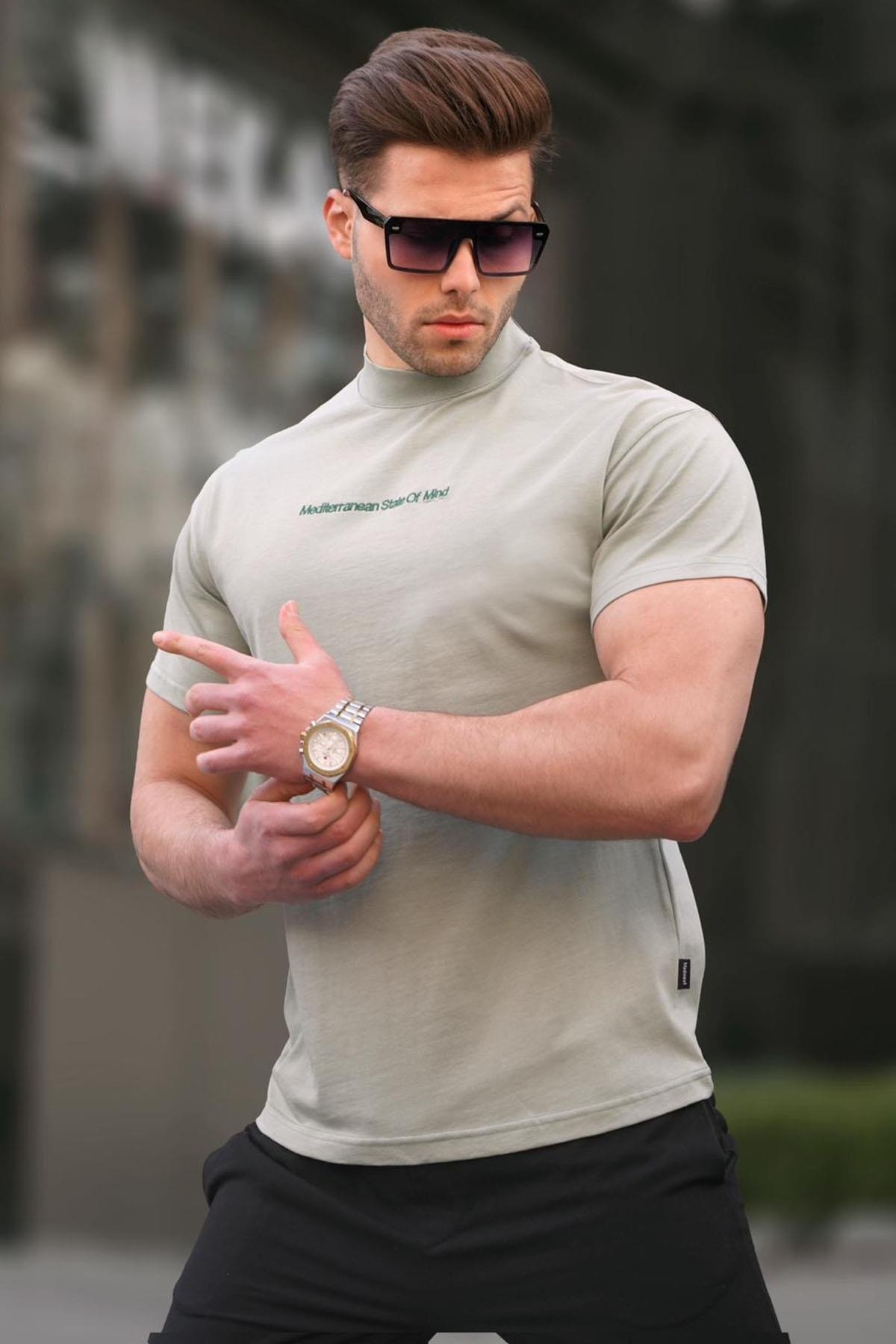 تی شرت یقه خدمه طرح چاپی مدل اسلیم فیت آستین کوتاه مردانه مدمکست Madmext (ساخت ترکیه)
