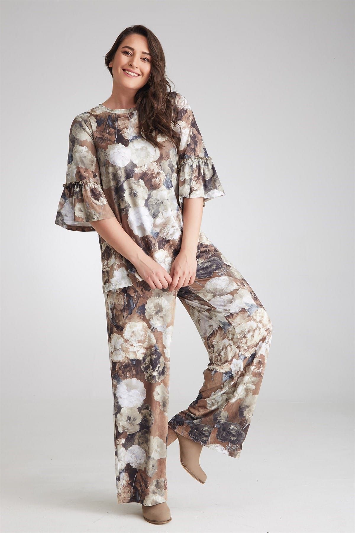Seamoda-Women's Double Suit with Ruffled Sleeves and Floral Print - Coffee-Bb Pra- 236519 - 500679 1