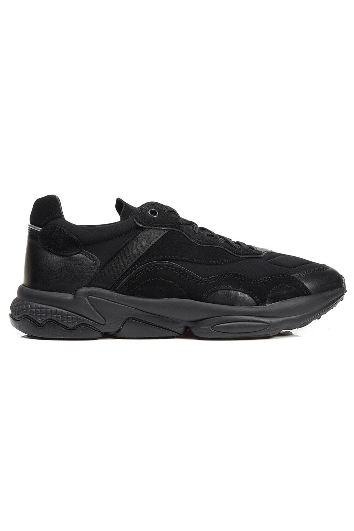 Black shop flat sneakers