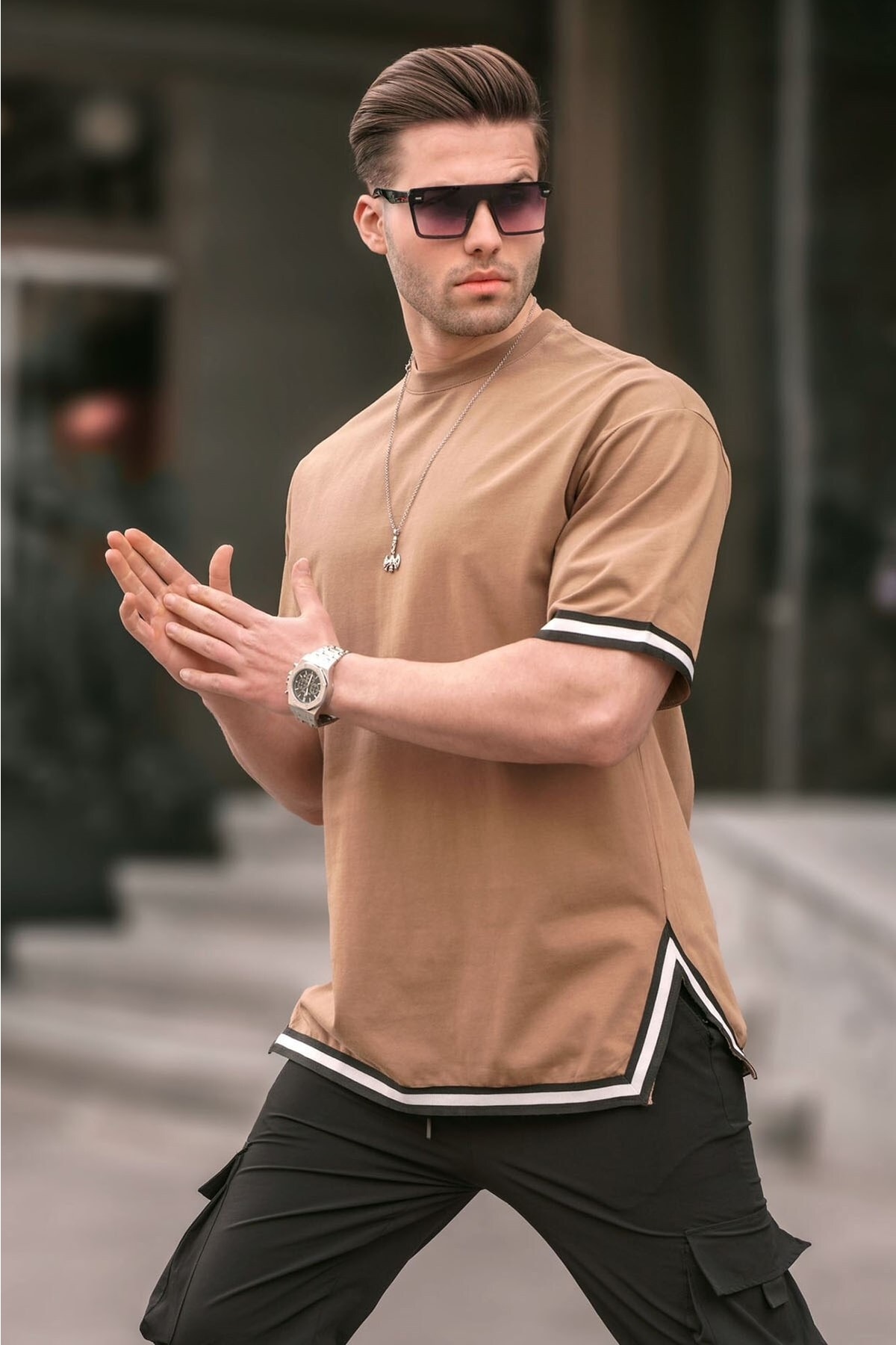 تی شرت یقه خدمه طرح ساده مدل چاکدار آستین کوتاه مردانه مدمکست Madmext (ساخت ترکیه)