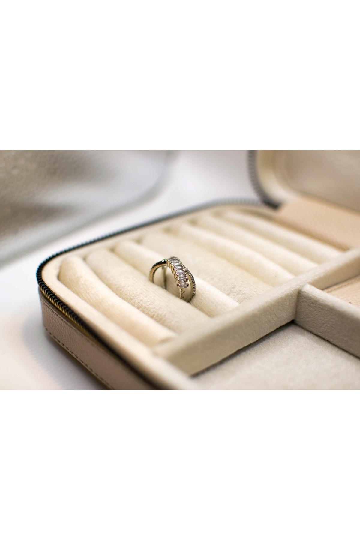 Gümüş Zirkon Taşlı Yüzük