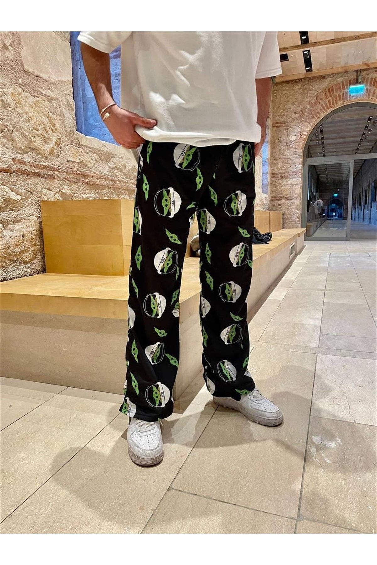 weywot Unisex Baby Yoda Printed Oversize Black Wide Leg Sweatpants