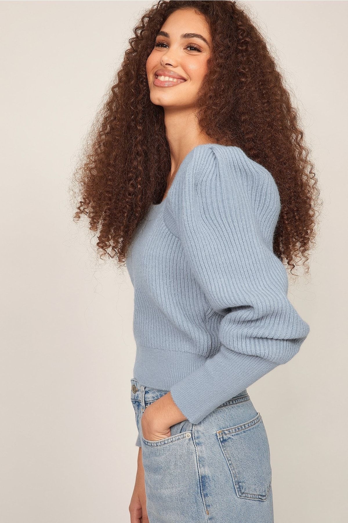 NA-KD Bluse Blau Regular Fit Fast ausverkauft