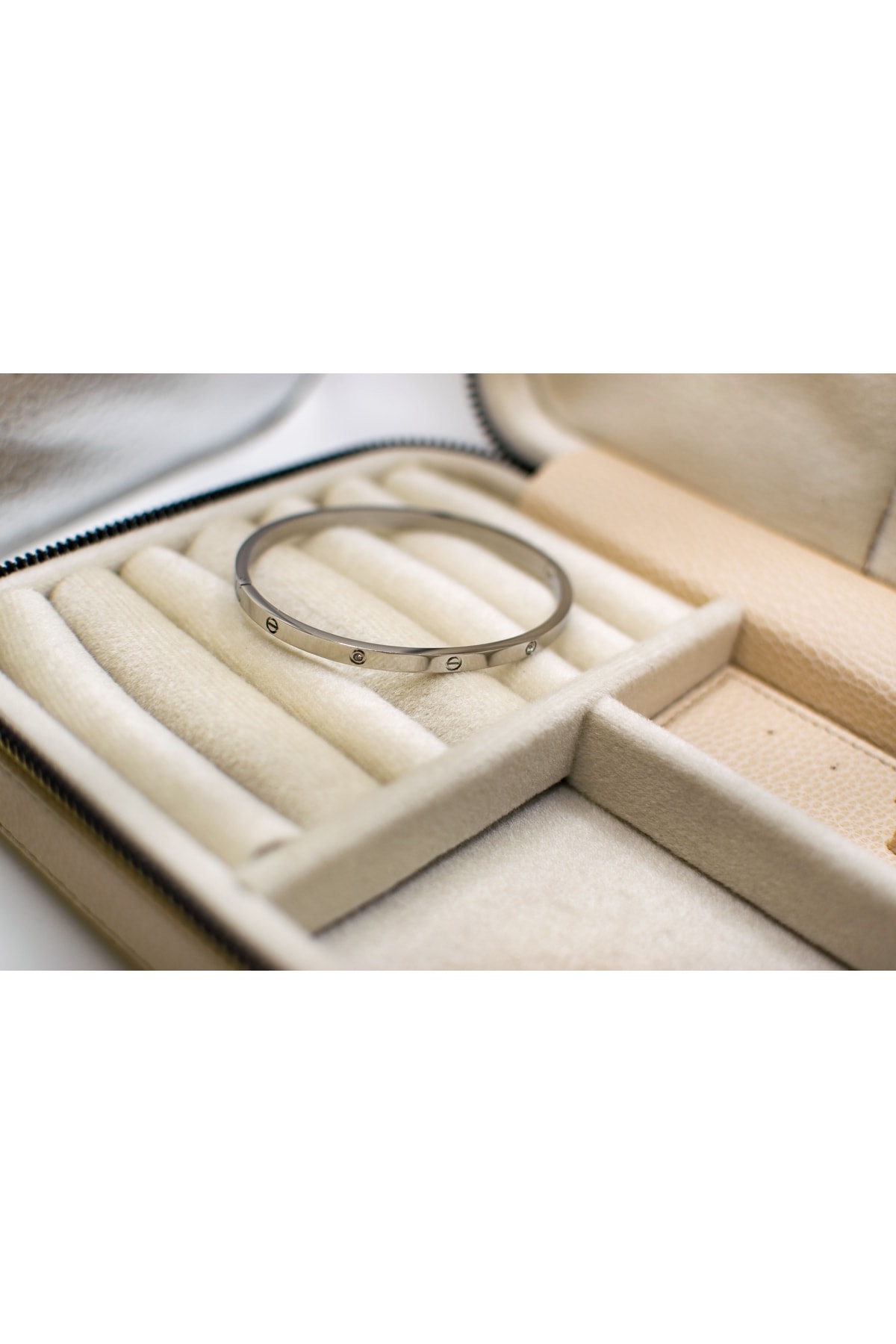 Gümüş Zirkon Taşlı Çelik Cartier Bileklik