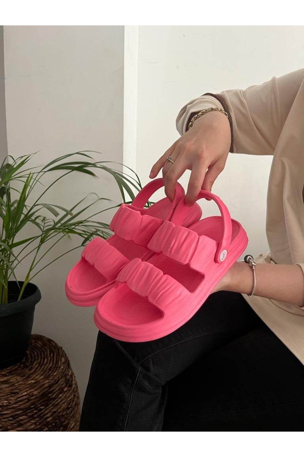Light comfy new arrivals sandals