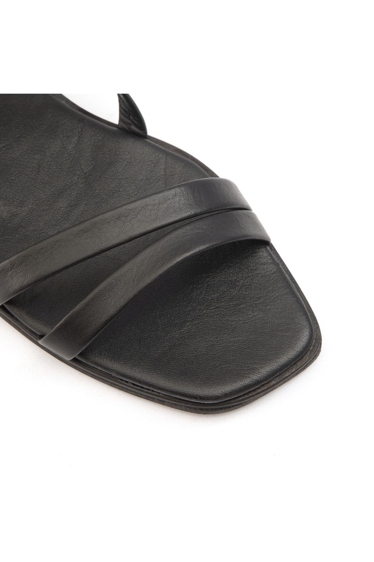 Sole Sisters-Flache Sandalen aus echtem Leder in Schwarz - Dalyan 5
