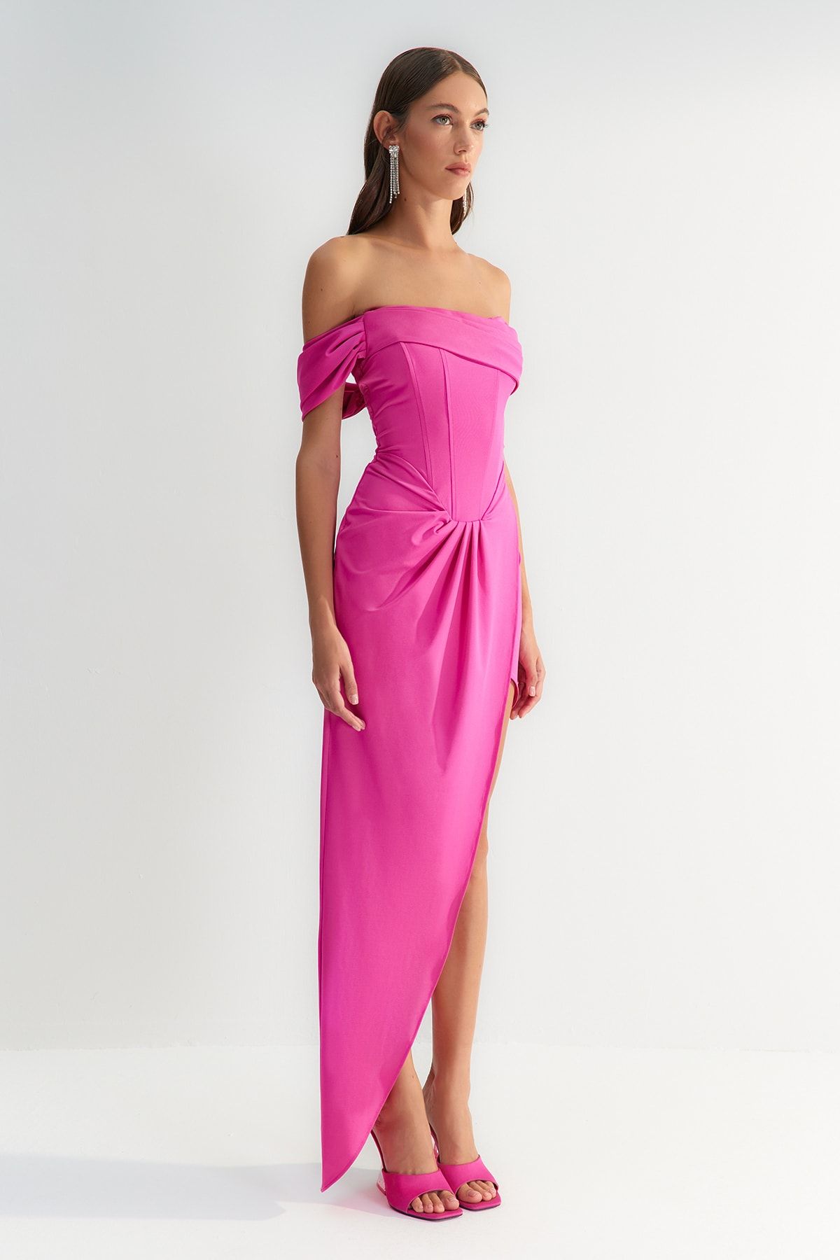Trendyol Collection-X Zeynep Tosun Fuchsia Body-Sitting Corset Detailed Evening Dress & Homecoming Dress TCLSS23AE00013 3