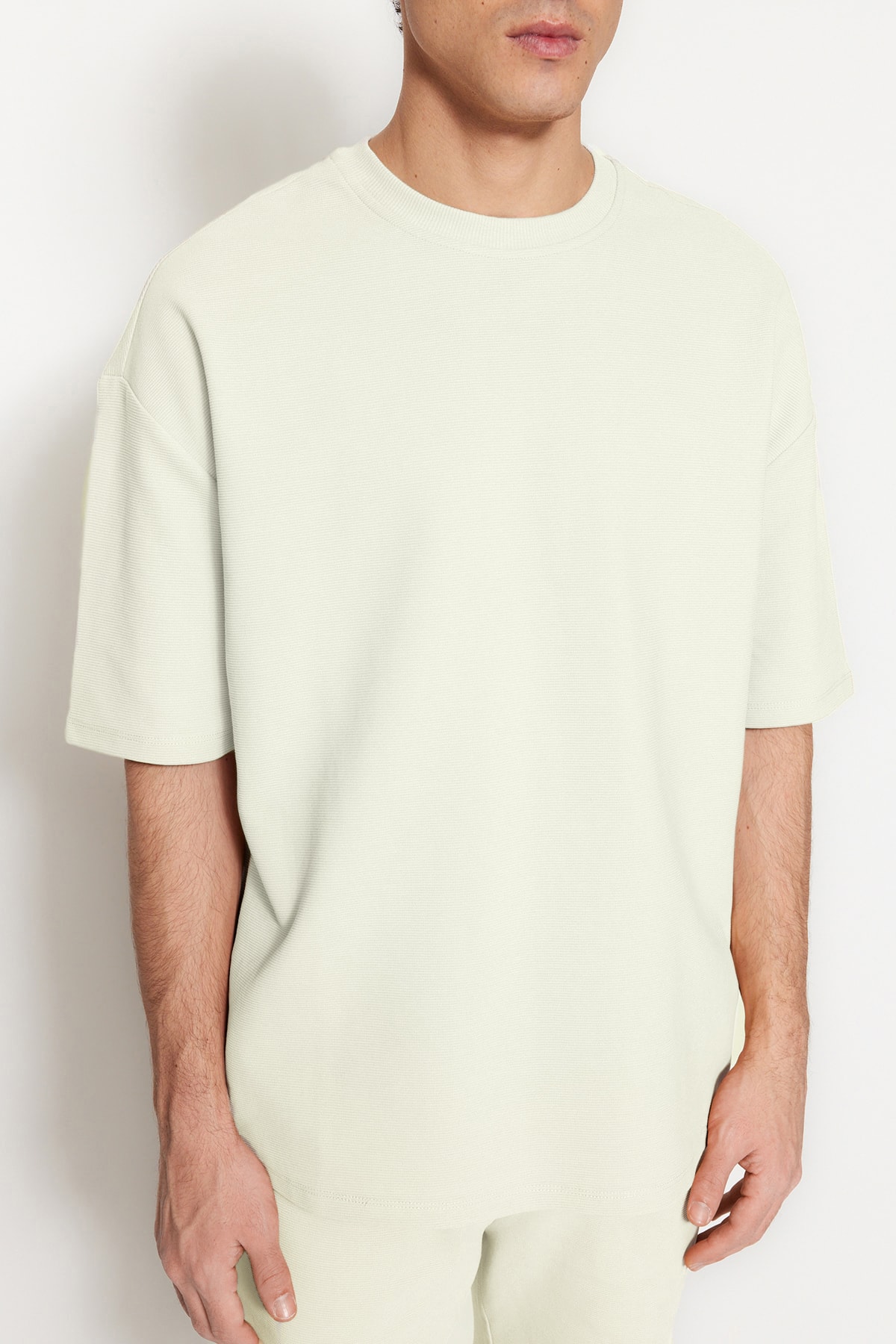 Trendyol Collection Ecrufarbenes Struktur in in - Übergröße/Weitschnitt % mit Herren-T-Shirt Trendyol limitierter Auflage Premium-Baumwolle 100 aus