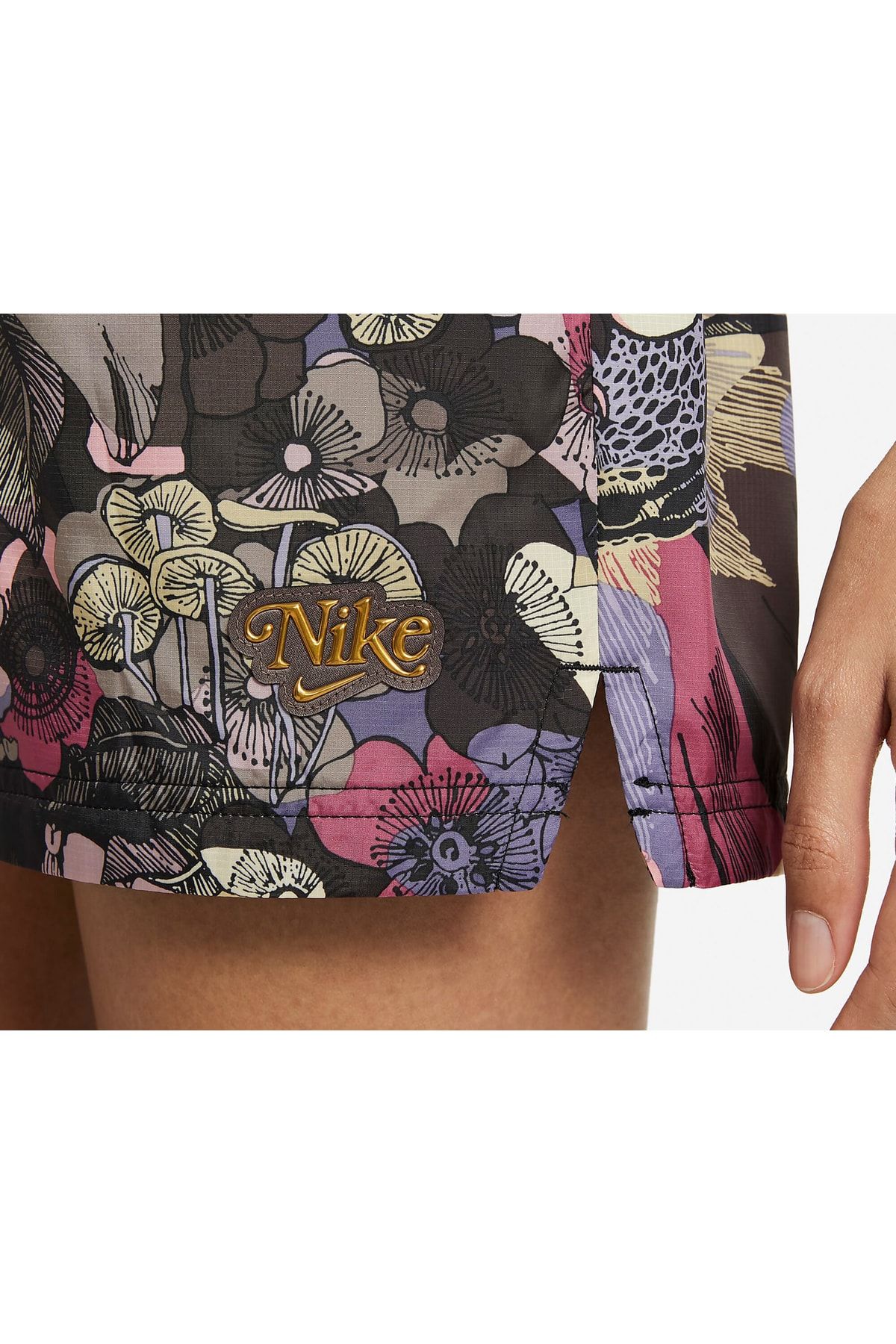 Nike tempo floral shorts top