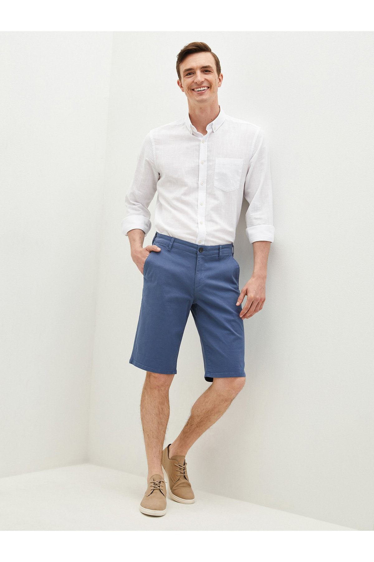 LC Waikiki Shorts Dunkelblau Mittlerer Bund Fast ausverkauft