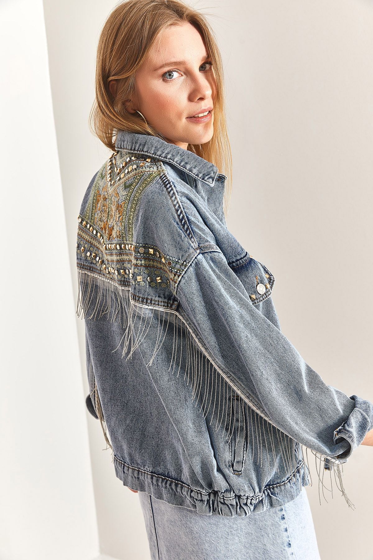 Bianco Lucci Women s Embroidered Stone Embroidered Denim Jacket