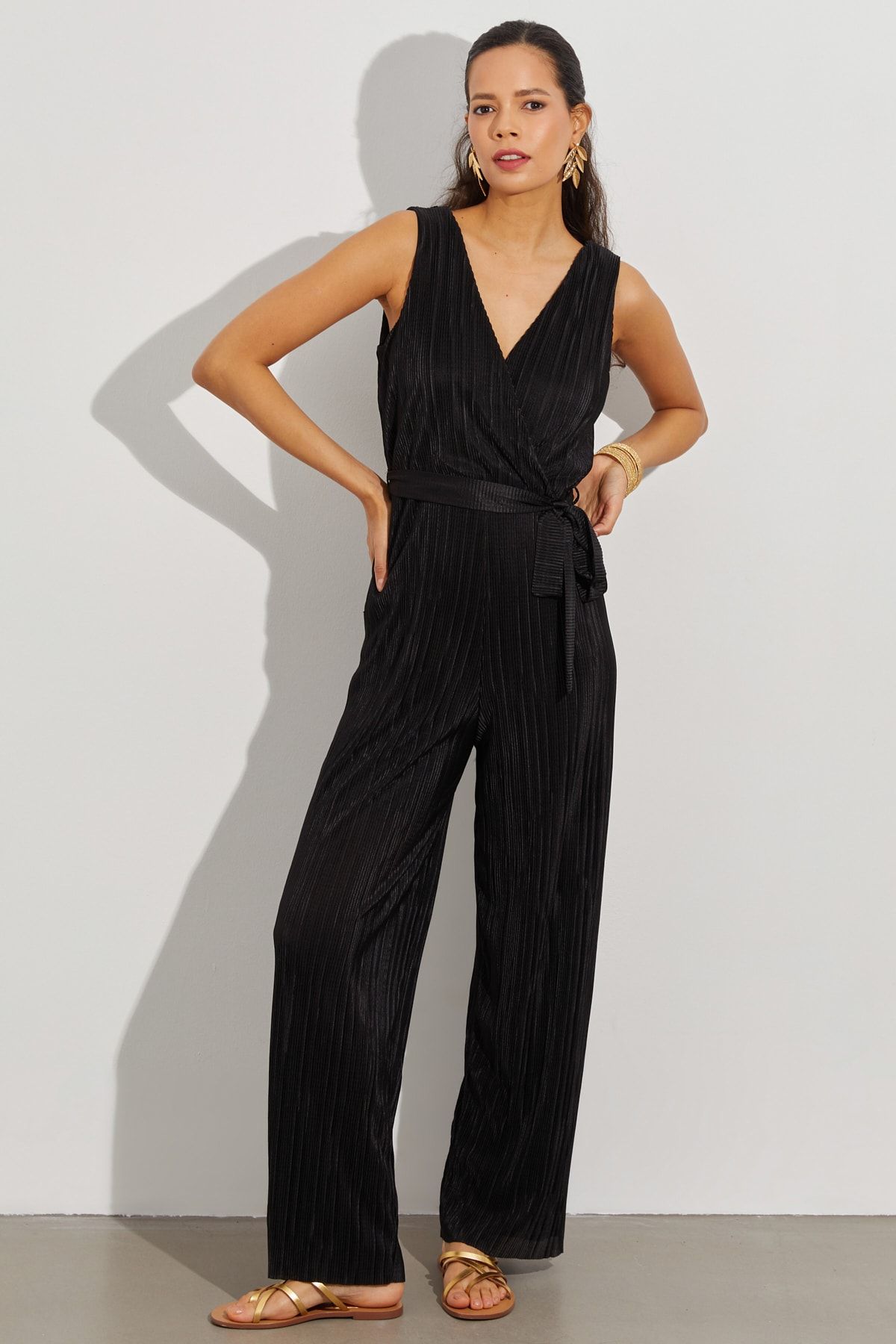 Urban outfitters 2025 jumpsuit black