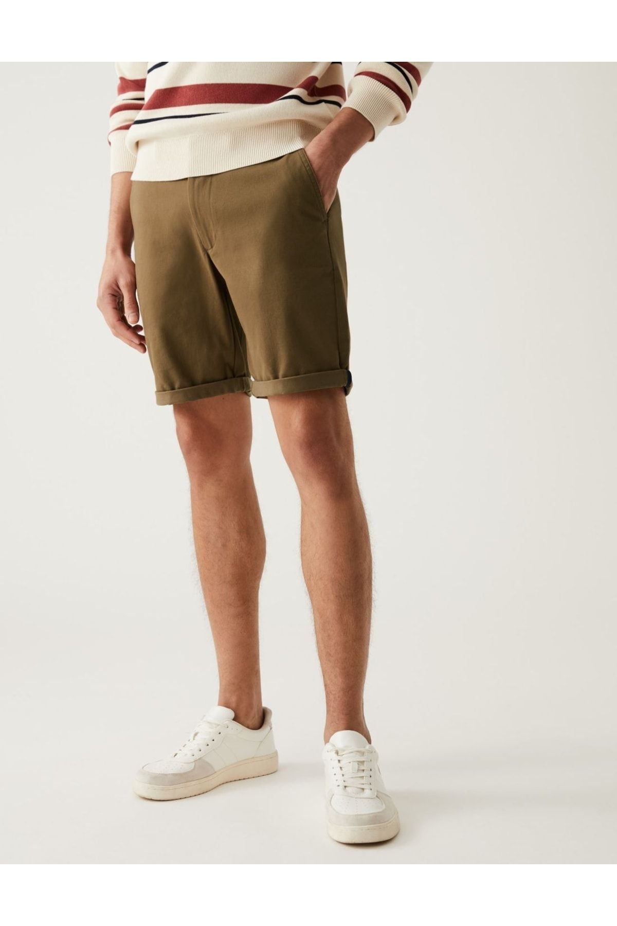 Regular Fit Stormwear™ شورت چینی Marks & Spencer