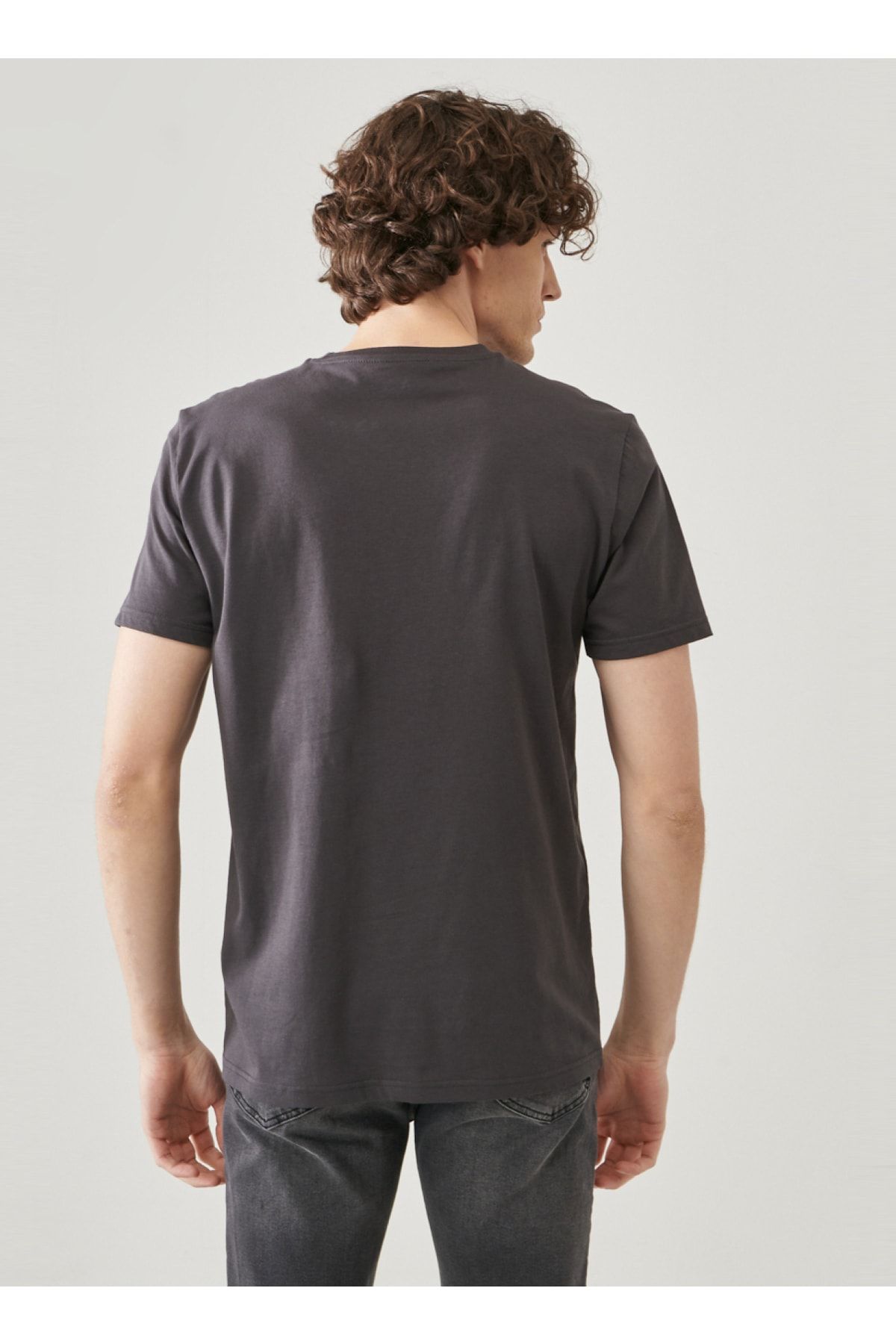 تی شرت خاکستری مردانه o یقه anthracit Lweight ss xm wobbly logo cneck tee Lee