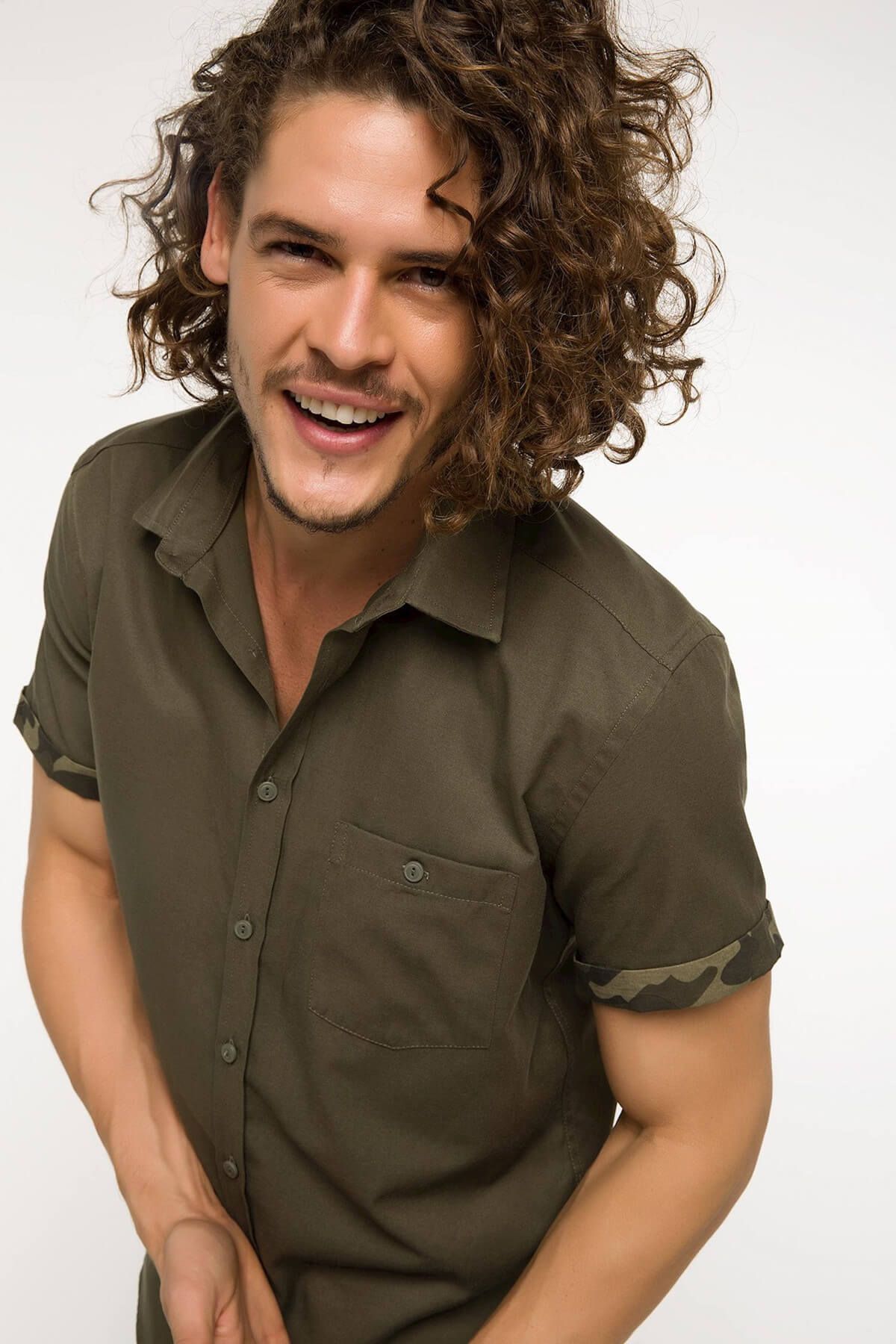 DeFacto-Men's Short Sleeve Shirt with Camouflage Pattern Detail on the Sleeve I4646AZ.18SM.KH64 3