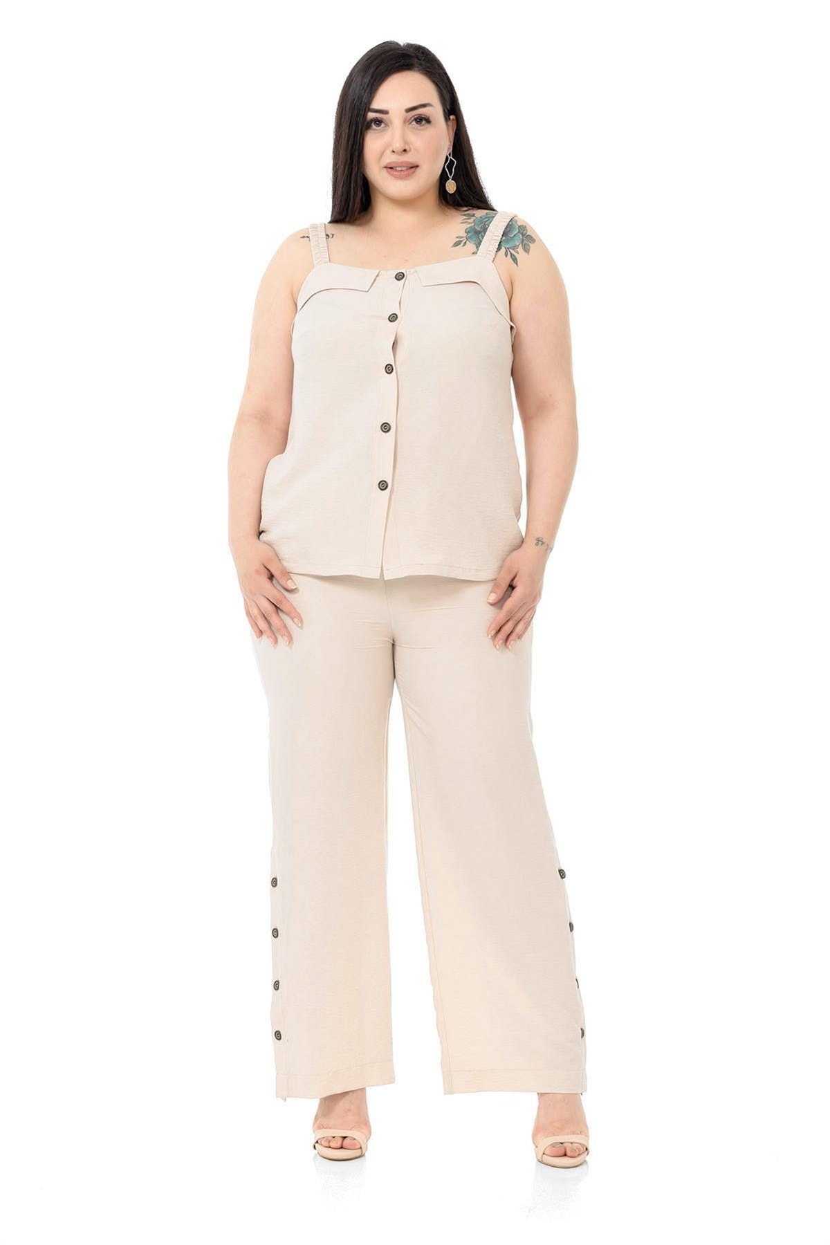 DISENTIS MODEST Büyük Beden Düğme Detaylı Bluz Pantolon Aerobin Bej Takım