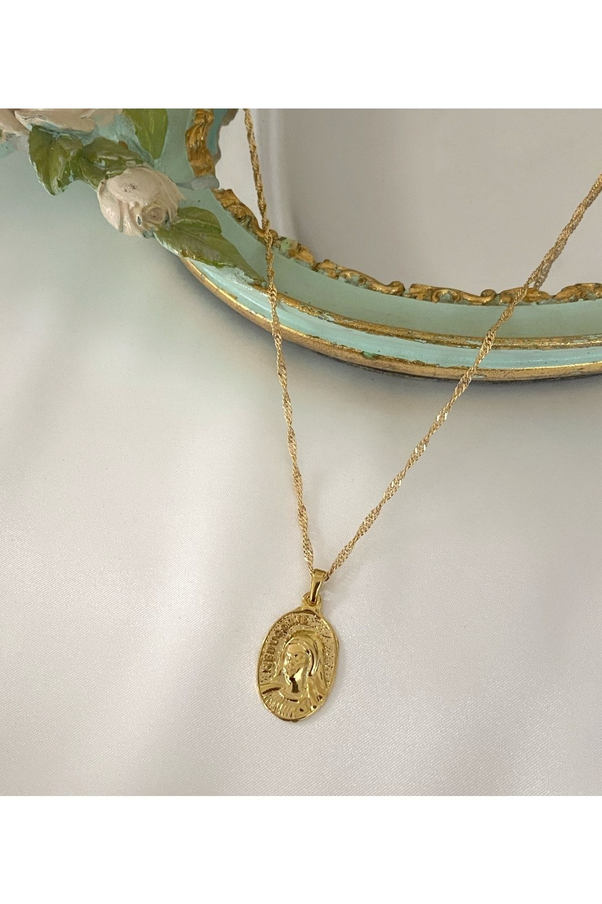 Solid gold on sale medallion necklace