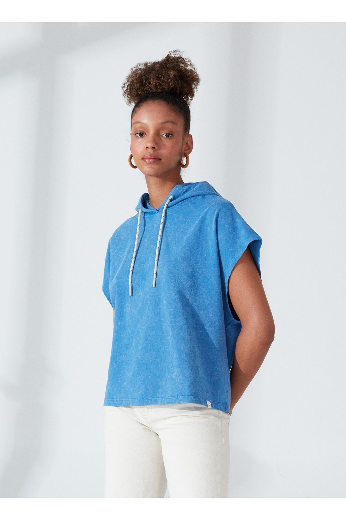 Lee-Bluza damska z kapturem i kołnierzykiem w kolorze niebieskim L231320400 4