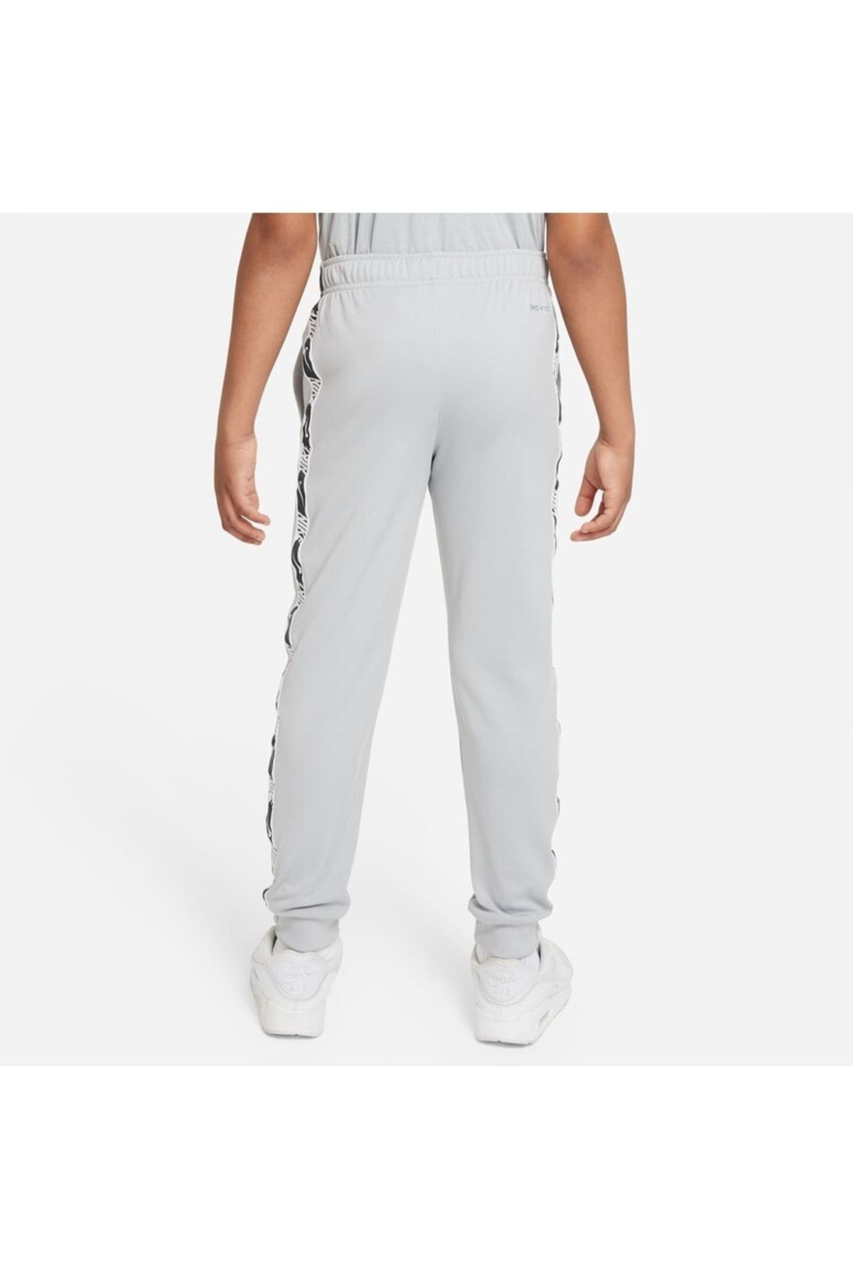 Nike tape poly joggers 2024 junior