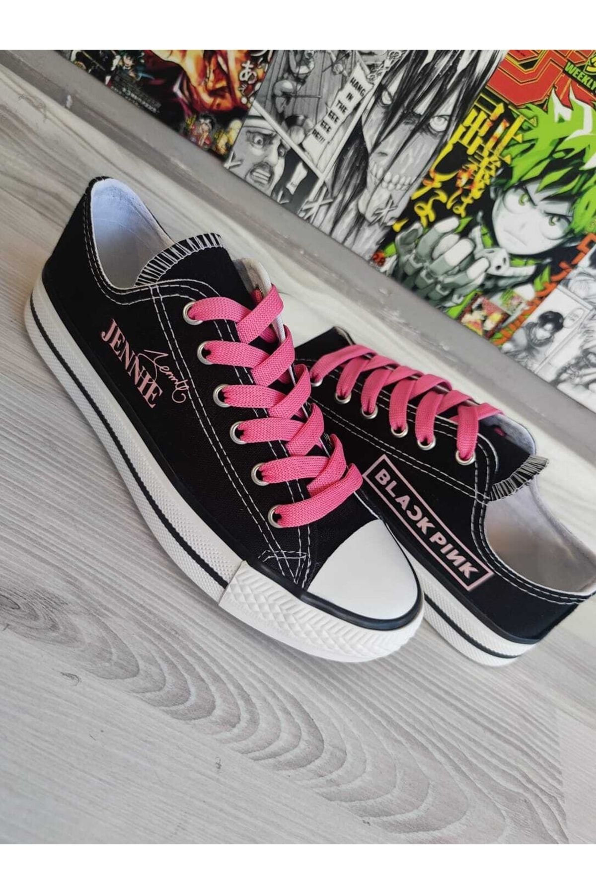Gray pink converse top