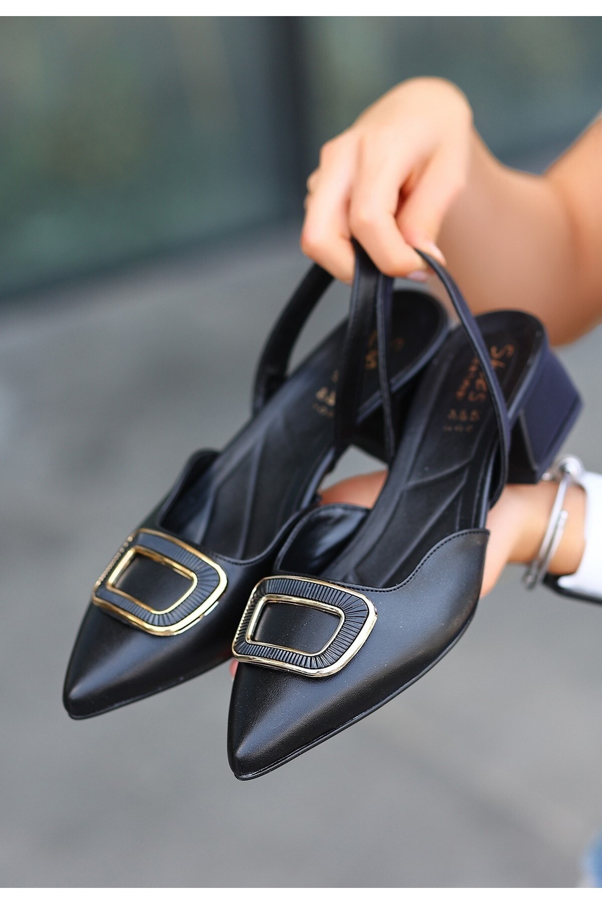 Tulya Siyah Cilt Topuklu Babet Ayakkabı