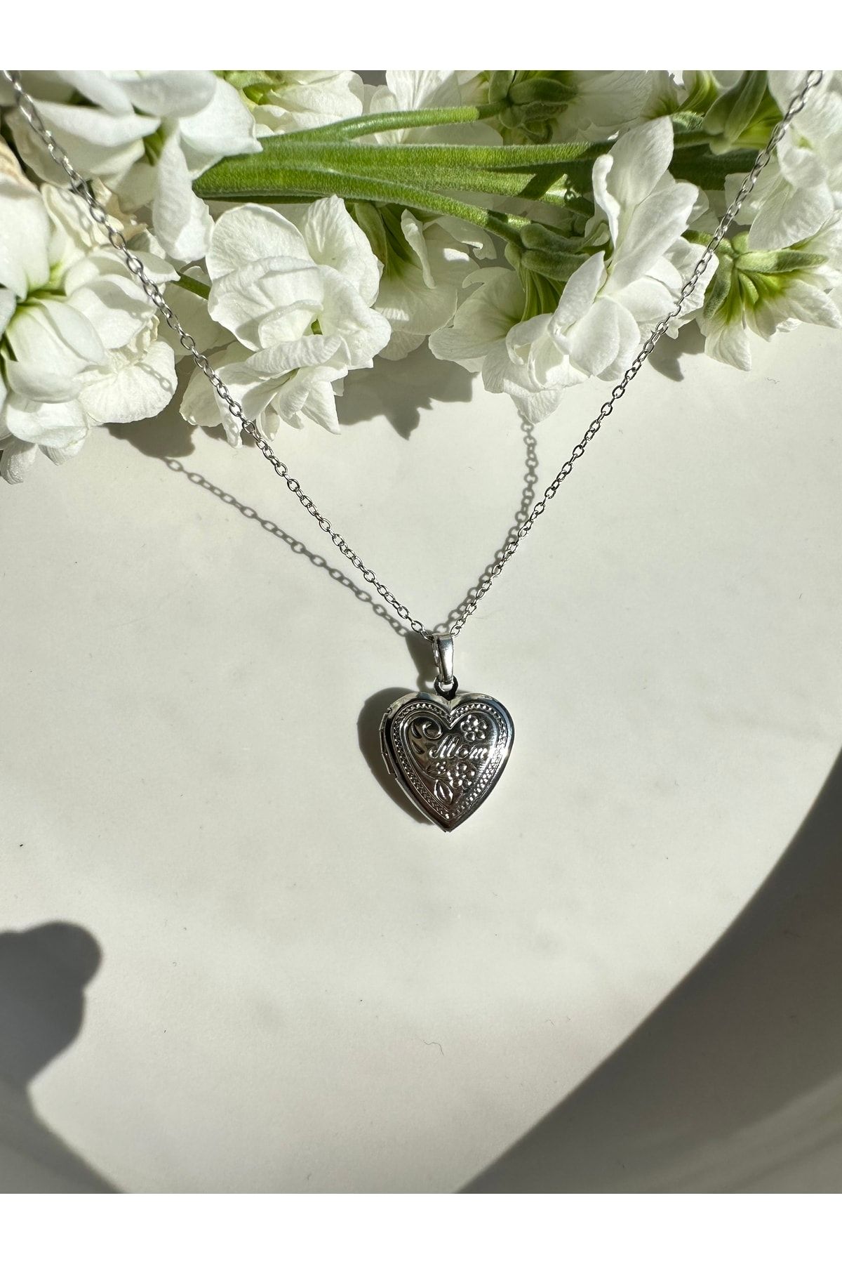 Vintage heart outlet necklace