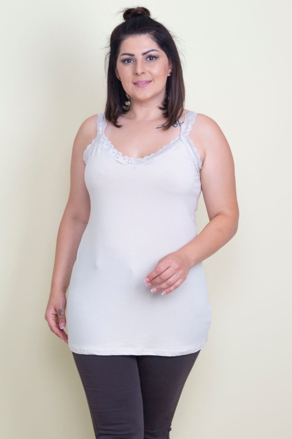 Şans-Damen-Bluse in Übergröße mit Steinspitze und detailliertem Detail 65n17522 7