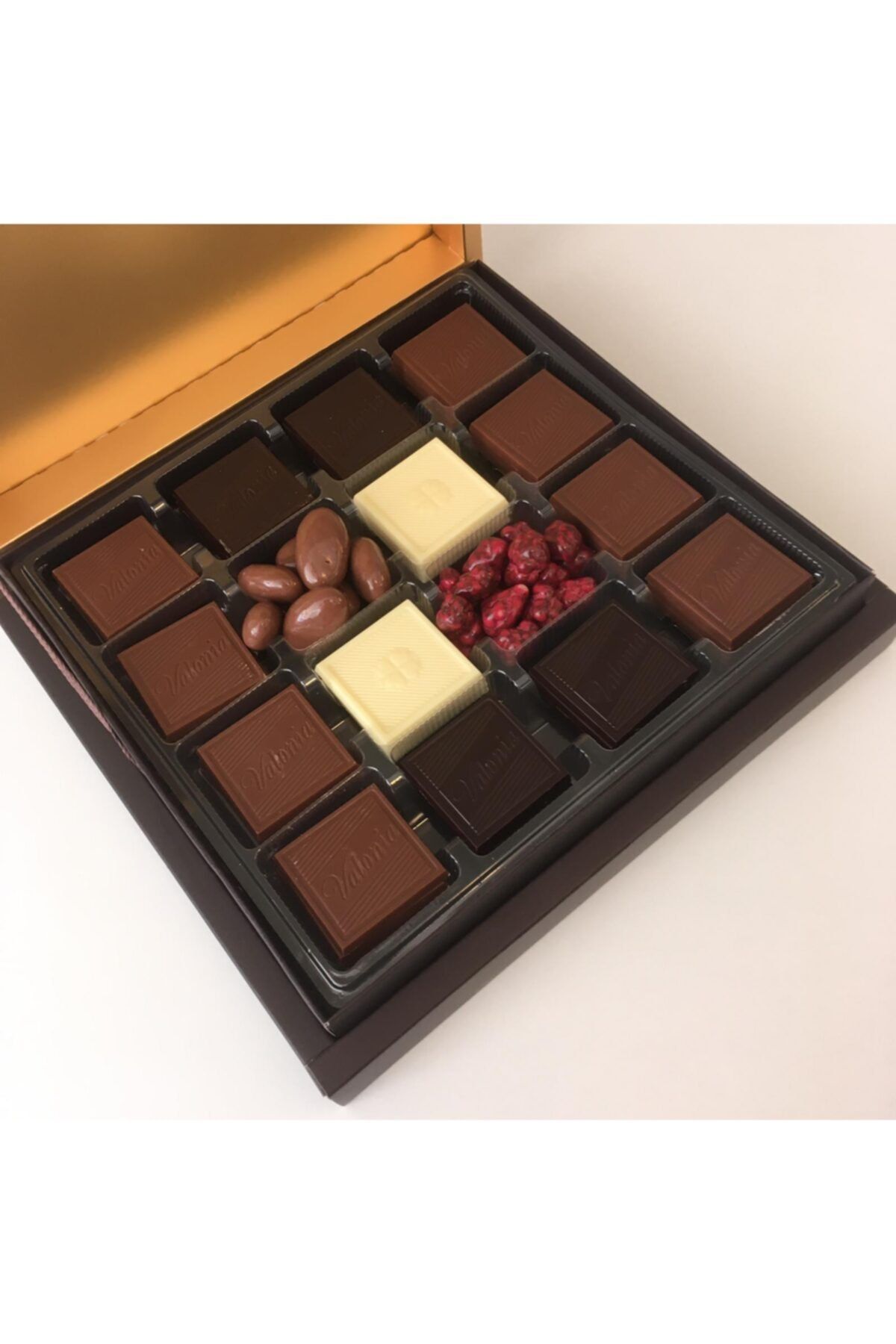 Pelit Valonia Hediyelik Lüks Drajeli Madlen Çikolata Fiyatı, Yorumları -  TRENDYOL