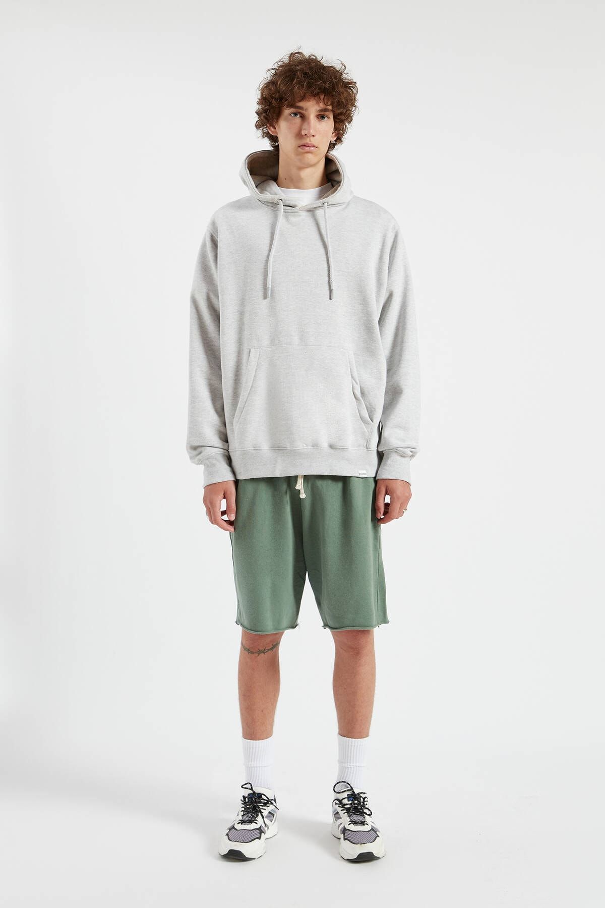 Pull Bear Erkek Yesil Renkli Basic Jogger Bermuda Sort 09695516 Trendyol