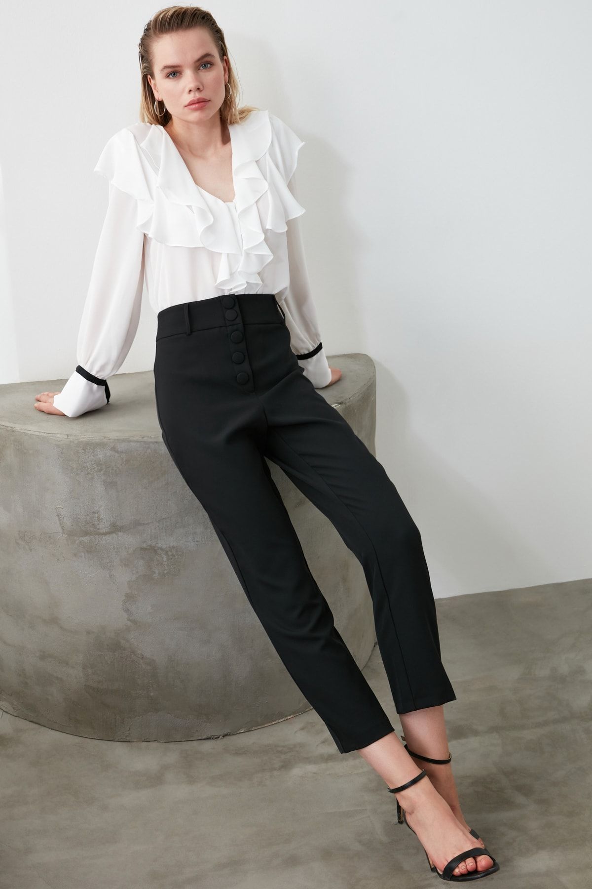 Trendyol Collection-Pantaloni negri țesuți cu picioare largi TWOSS19WX0086 16