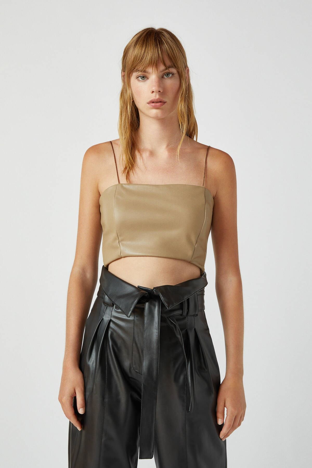 Pull Bear Kadin Kavruk Suni Deri Crop Top 09470319 Trendyol