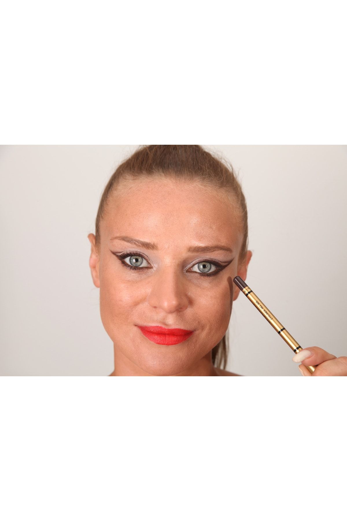 BROOKLIN-Eye Pencil - Eyeliner No: 305 (Chocolate Brown) 4