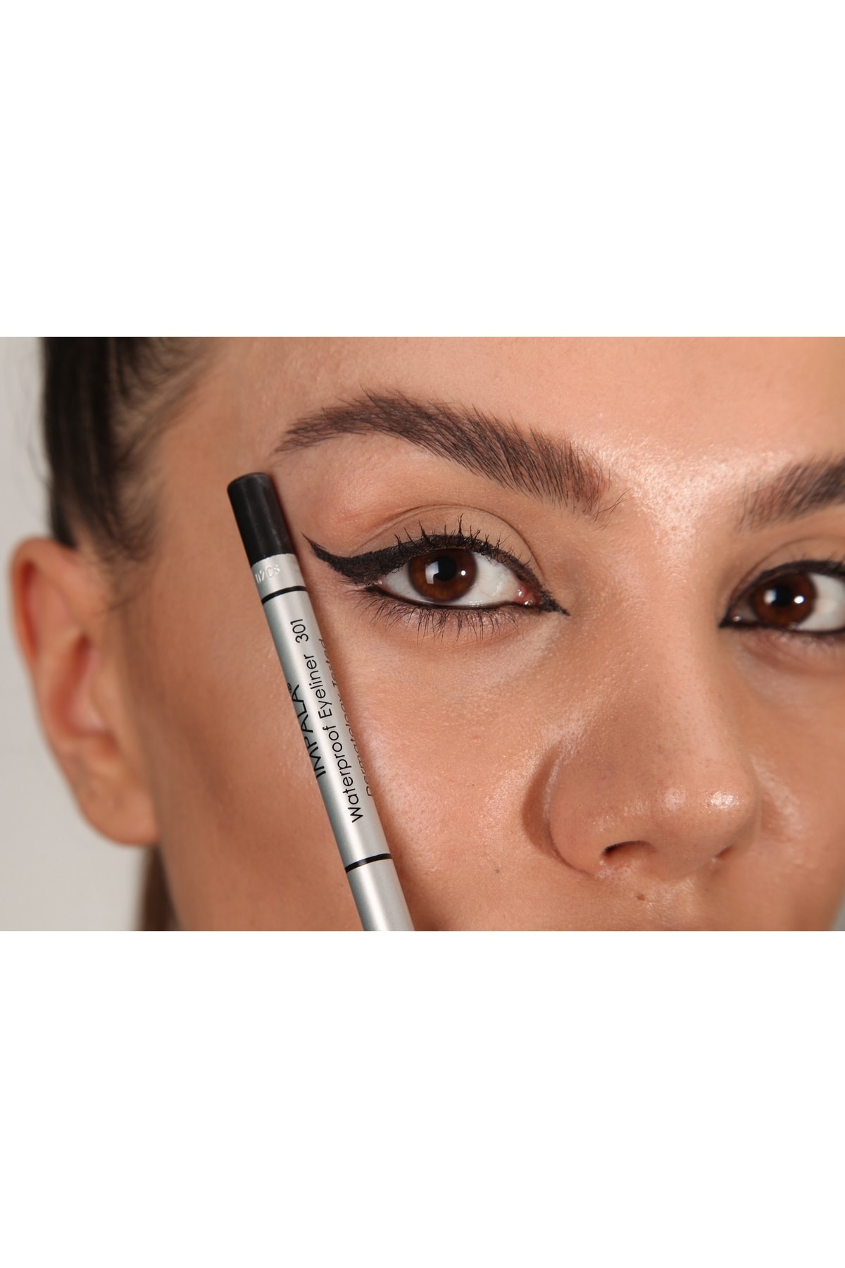 خط چشم  مشکی IMPALA | 301321 اورجینال - تصویر 4