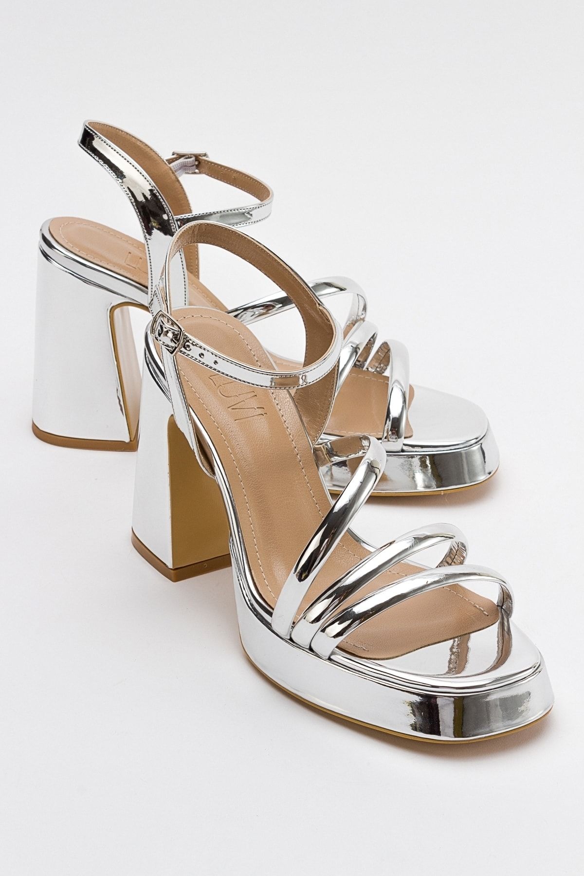 کفش پاشنه دار زنانه نقره ای Heas luvishoes