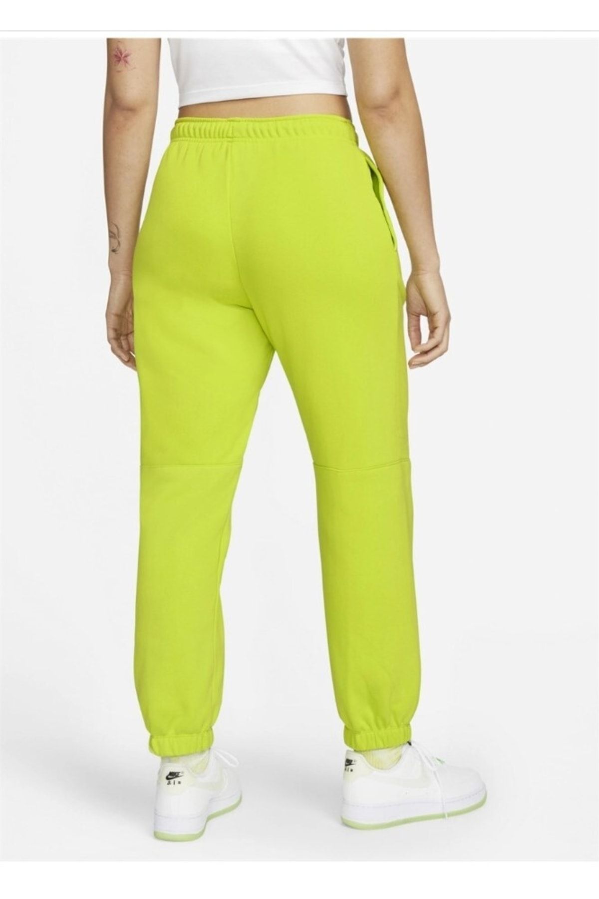 Neon green best sale nike sweatsuit
