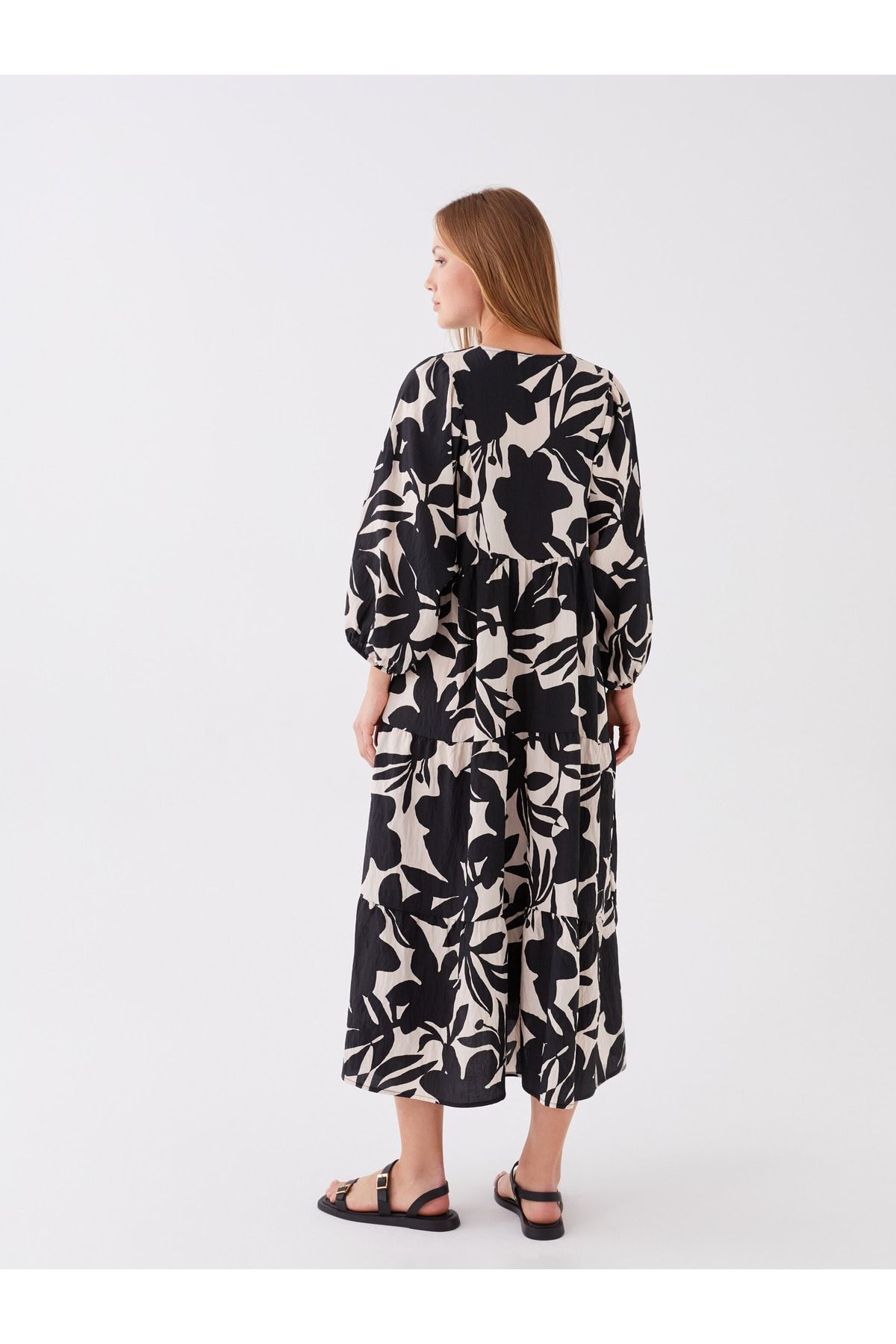 LC Waikiki-Dámské šaty se vzorovaným oversize netěsným límcem 4