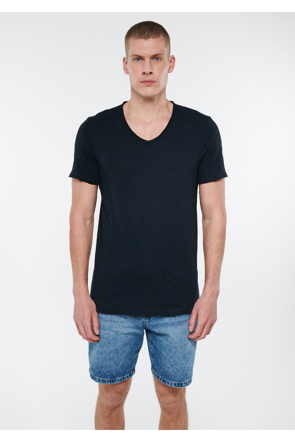 تی شرت مردانه ماوی 062773-26341 - Image 2