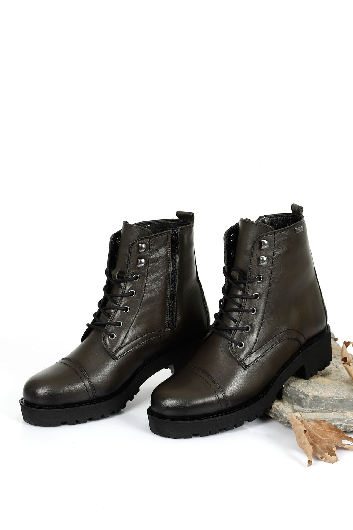 GÖNDERİ(R) Stiefelette Khaki Flacher Absatz