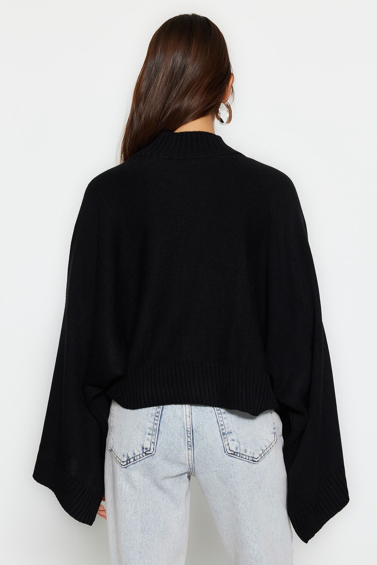 Trendyol Collection-Fekete széles szabású denevérujjú kötöttáru pulóver TWOAW23KZ01838 7