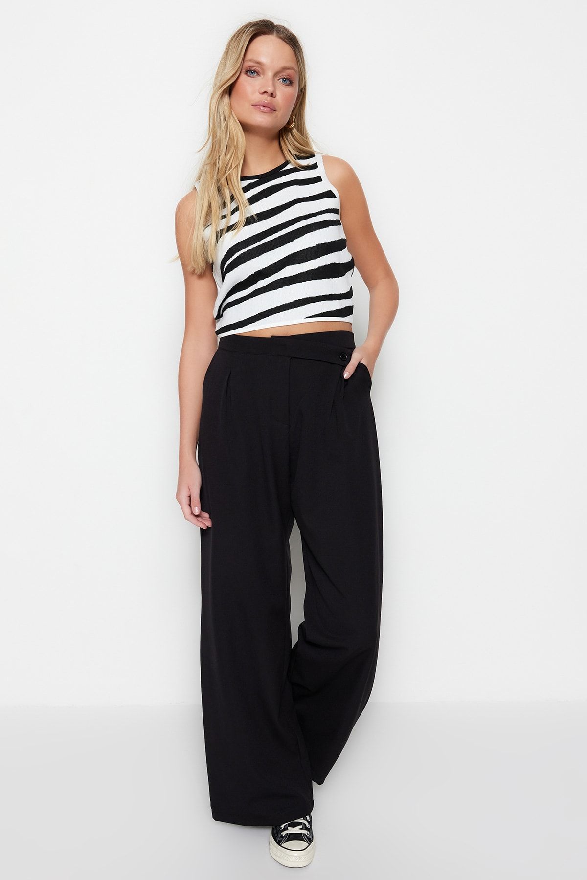 complete the look image