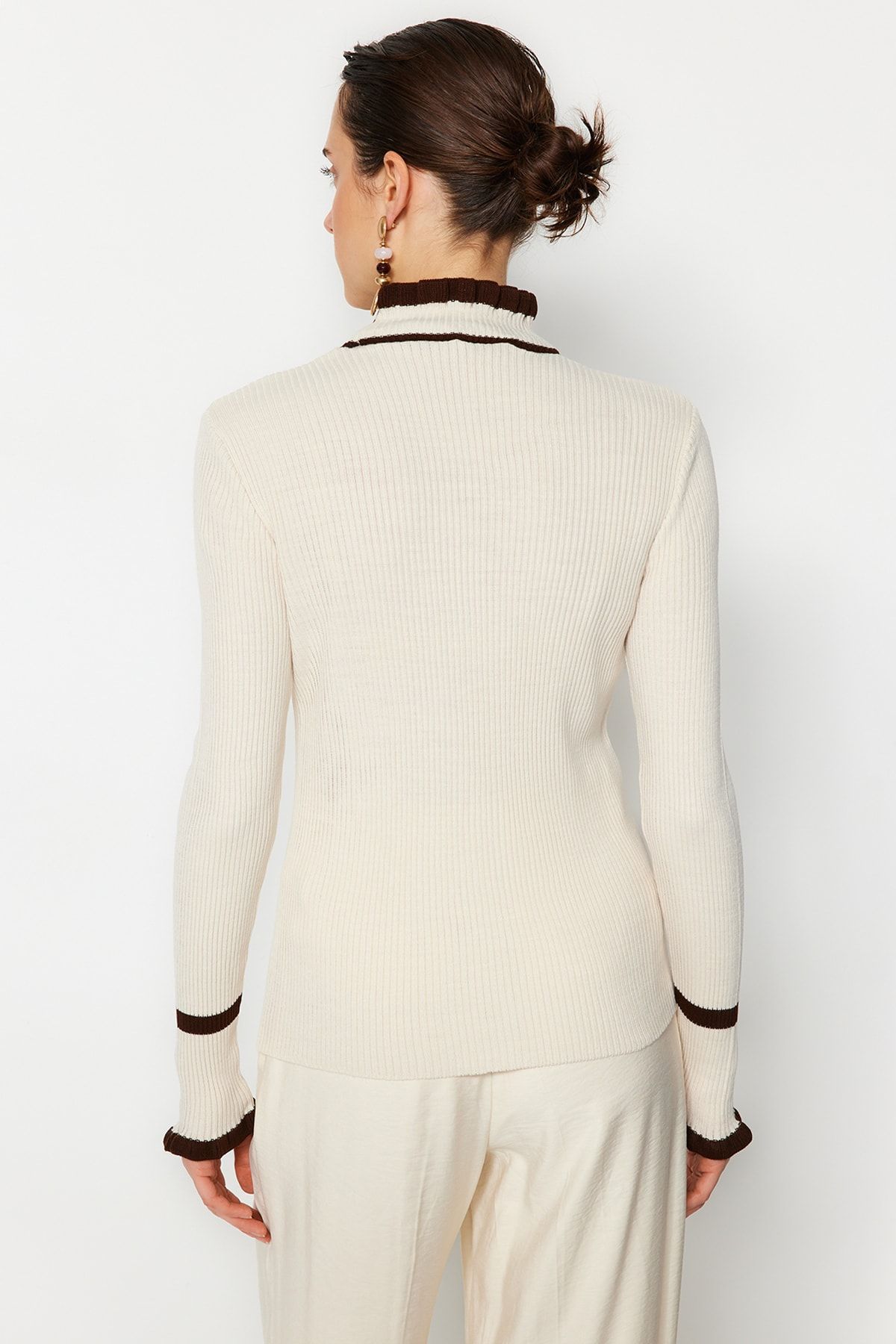 Trendyol Collection-Пуловер от трикотаж с каменни цветове TWOAW22KZ1250 4