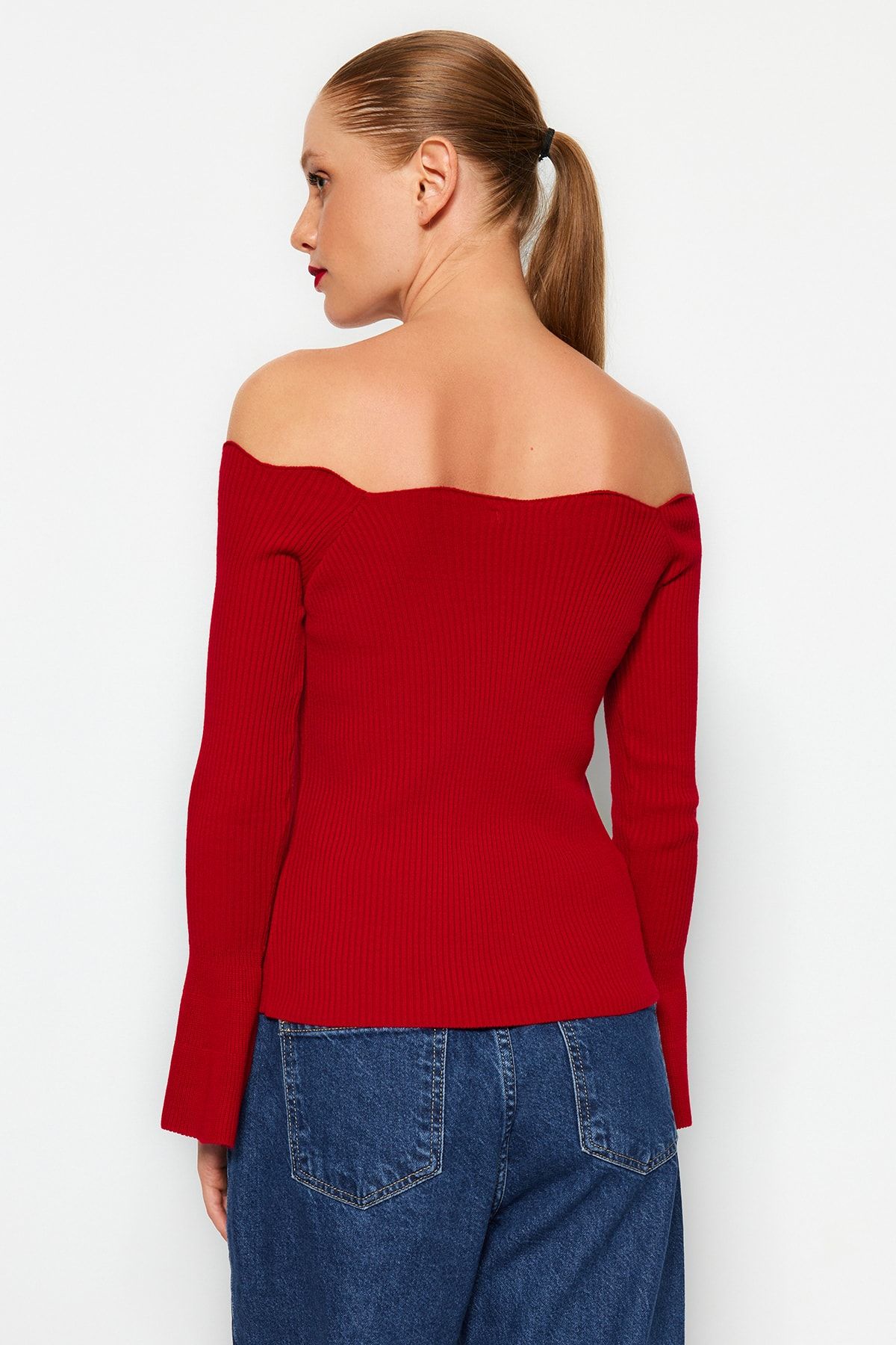 Trendyol Collection-Czerwony sweterek Carmen z kołnierzykiem TWOAW22KZ2218 5