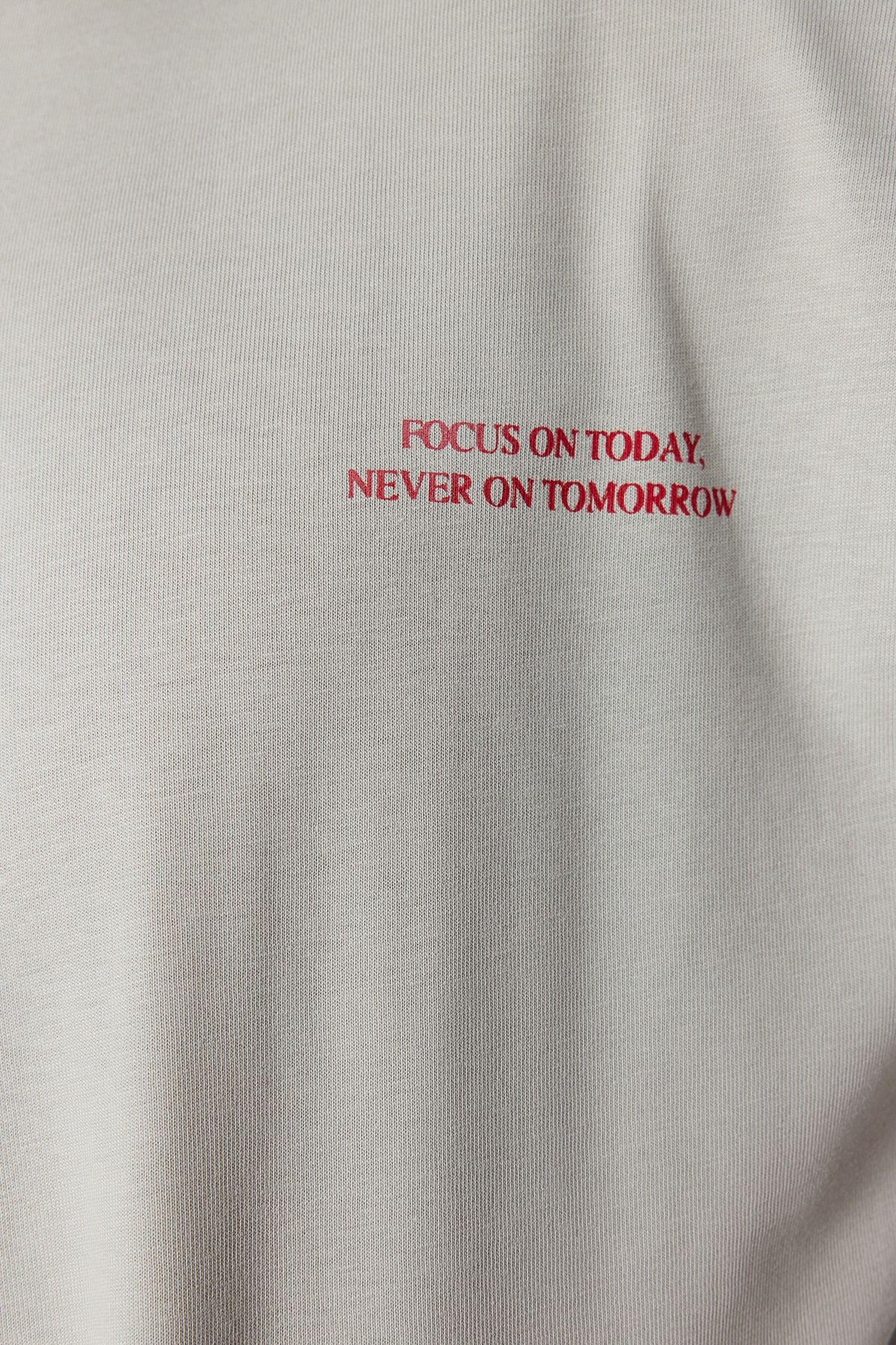 Trendyol Collection-Koszulka z nadrukiem anime w kolorze szarym, bawełniana, oversize - TMNSS23TS00156 5