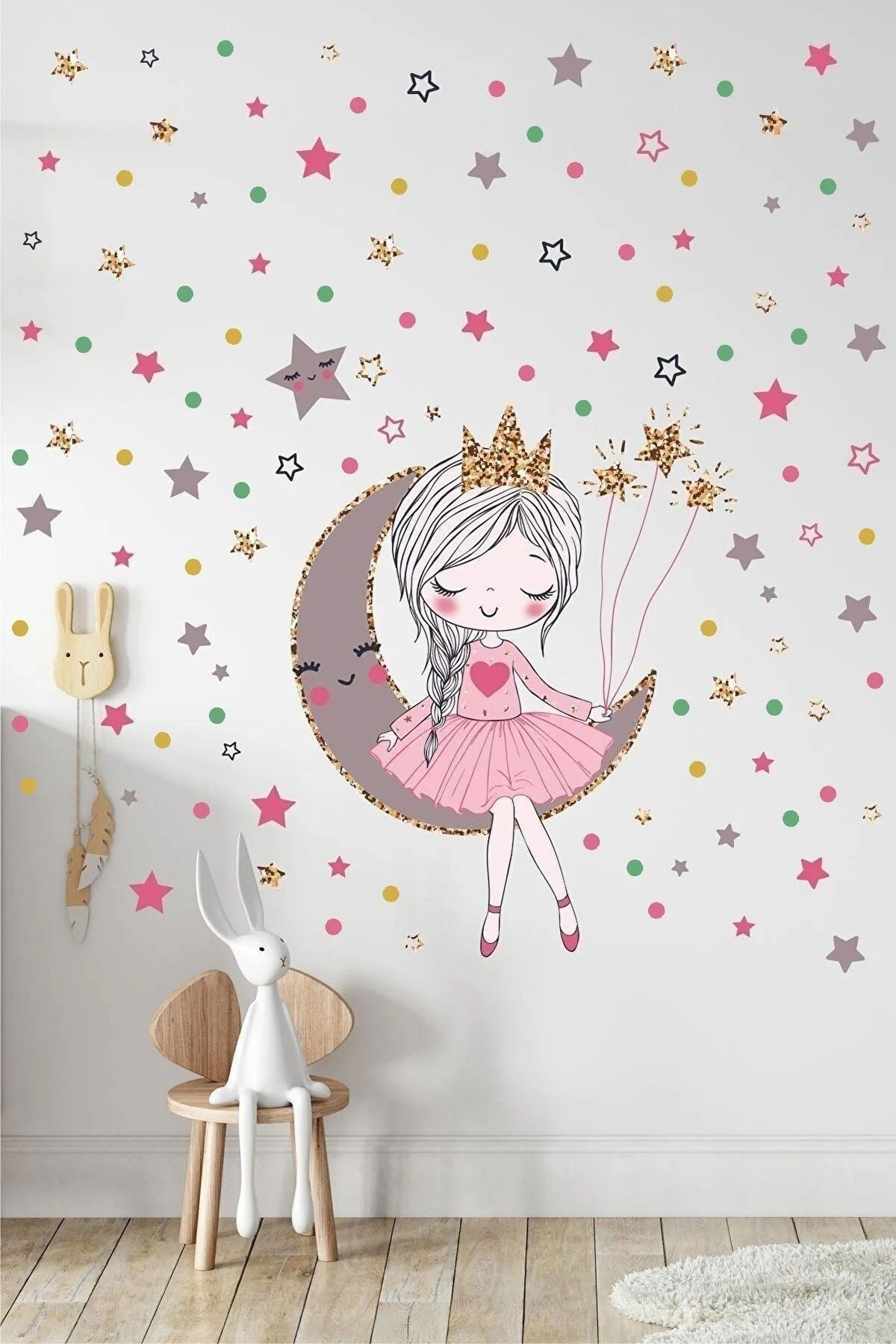 Ayda Oturan Sevimli Kız Ve 150 Adet Yıldız Ve Puantiyeler Çocuk Odası Mega Duvar Sticker Seti